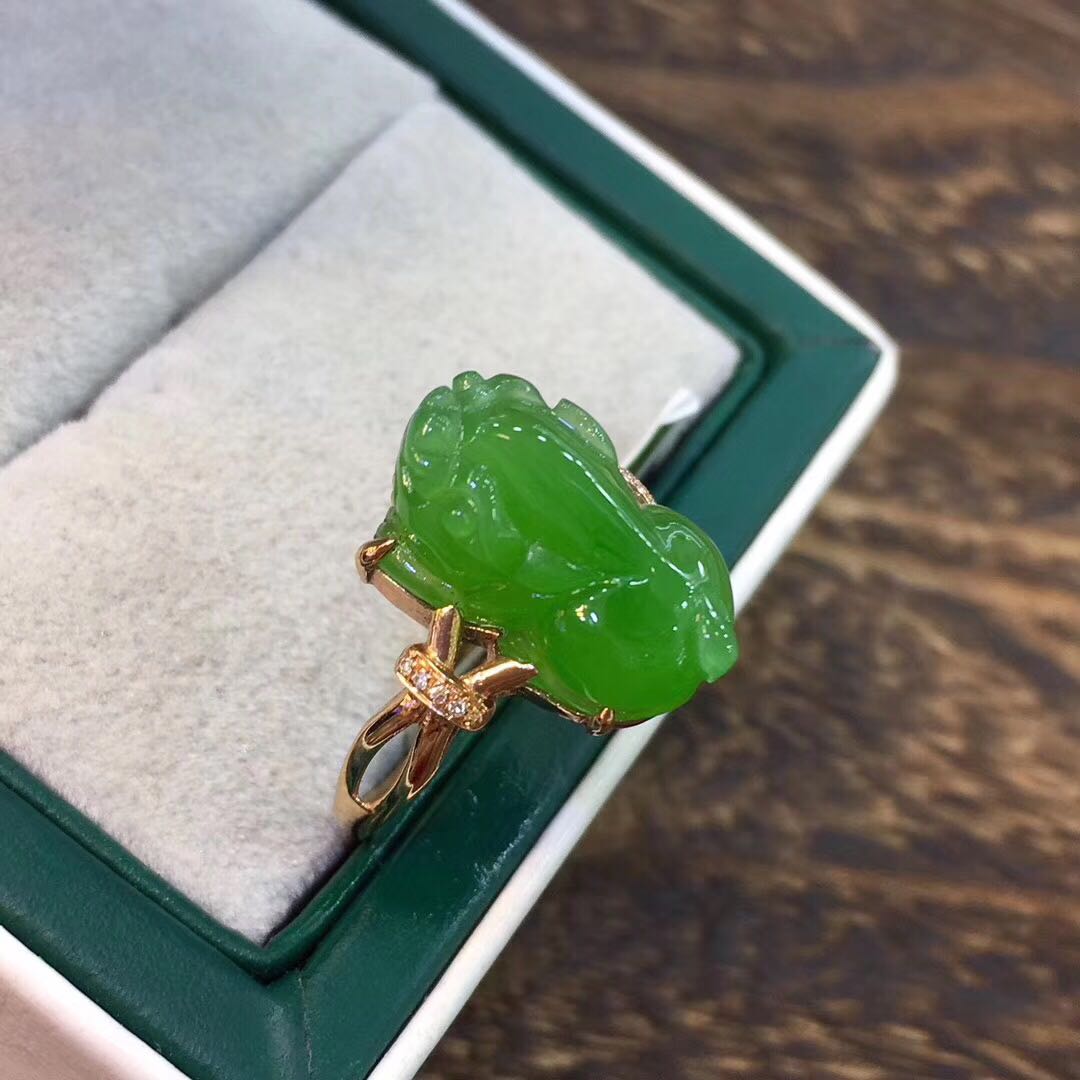 夏季新款 天然新疆和田玉貔貅戒指女镶18k金菠菜绿碧玉介指送妈妈