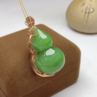 春夏季 天然和田玉吊坠女正宗苹果绿碧玉葫芦镶18k金挂件a货送妈妈