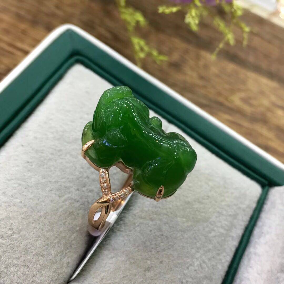 年货节天然和田玉貔貅戒指镶18k金指环 金镶玉翡翠色碧玉戒面招财