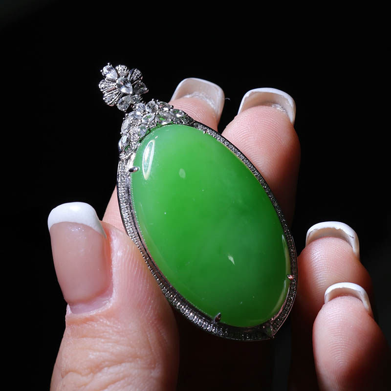 38焕新季天然和田玉吊坠a苹果绿碧玉蛋面镶18k白金挂件封底送领导