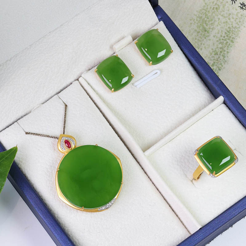 年货节礼物天然和田玉吊坠女a苹果绿碧玉圆牌镶18k金挂件戒指耳钉