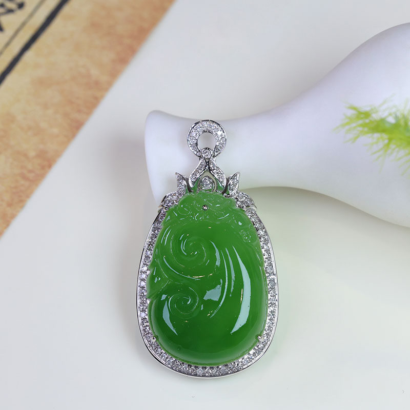 春夏季礼物天然和田玉吊坠女a货苹果绿碧玉如意镶18k金挂件送妈妈