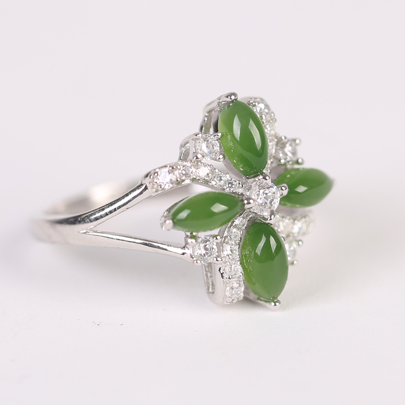 和田玉金镶玉戒指女款四叶草