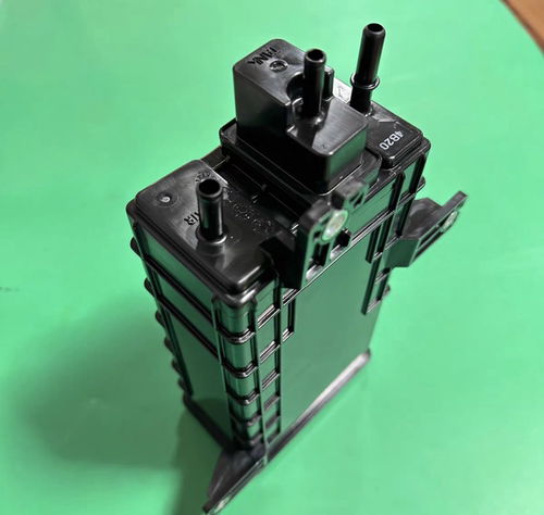 进口铃木吉姆尼1.5碳罐原厂进口碳罐汽油碳罐活性碳罐进口件JB74