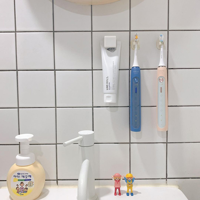 家用粘贴式牙膏置物架洗手台墙上
