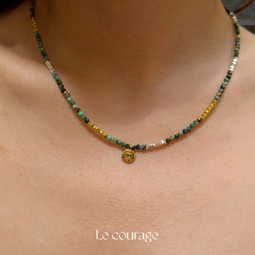 Le courage | 地中海文艺复古绿松石碎银子手工串珠项链迷你吊坠
