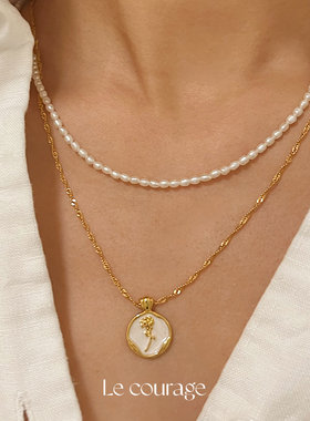 Le courage 复古中古感 珠光滴釉玫瑰圆牌吊坠水波链镀金18K项链