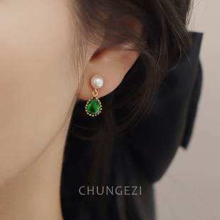 大气绿锆石耳钉礼服珍珠耳夹女无耳洞蚊香盘2021年新款 潮绿色耳饰