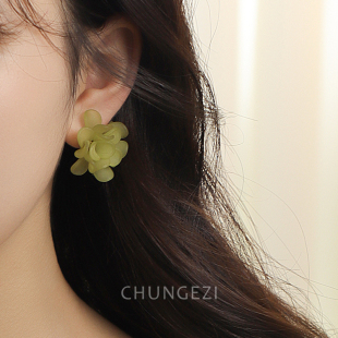 春格子白绿色花朵耳夹女无耳洞蚊香盘茶系耳饰小众设计感夏天耳环