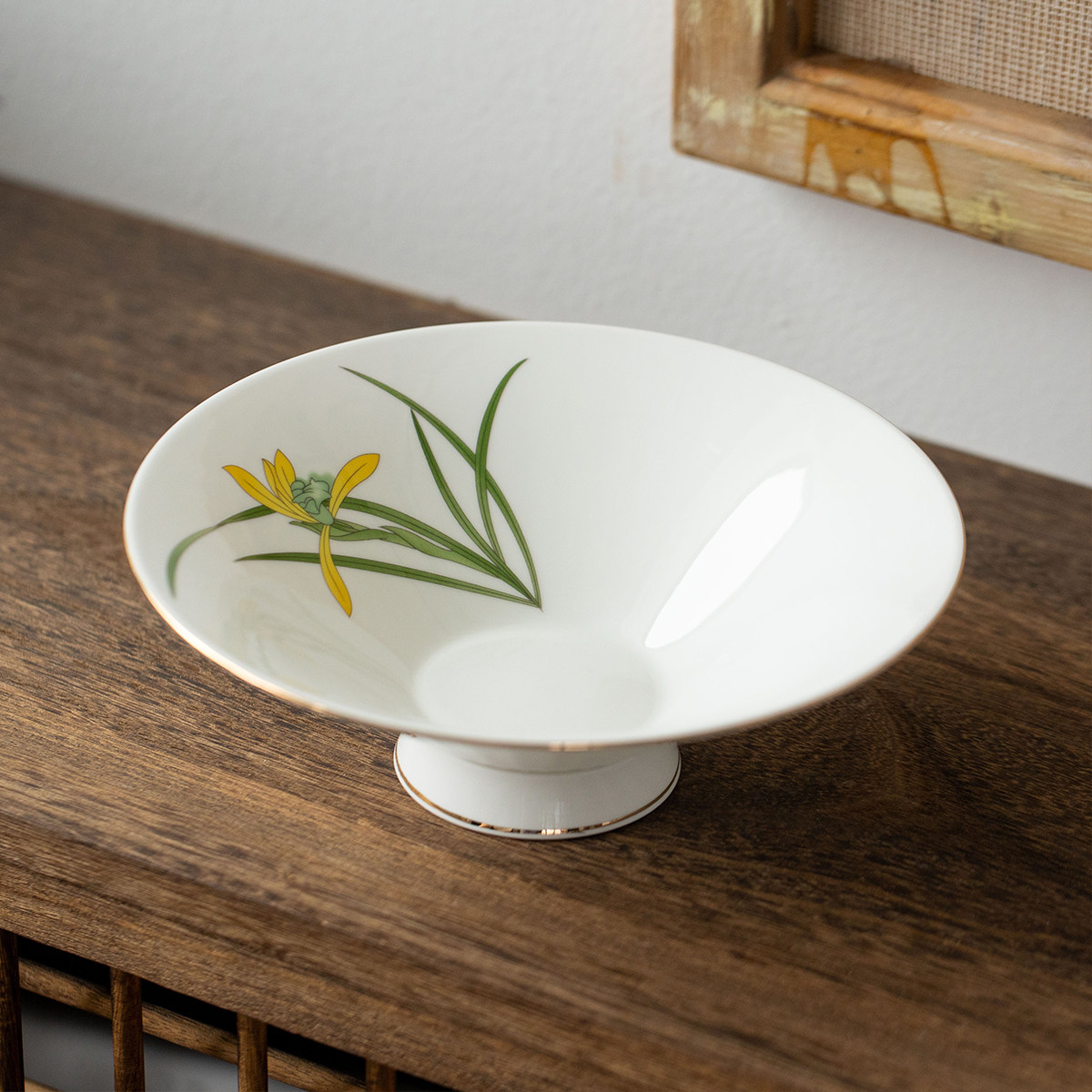 日本进口有田烧手绘兰花陶瓷高脚盘日式斗笠碗高足茶点盘贡果托盘