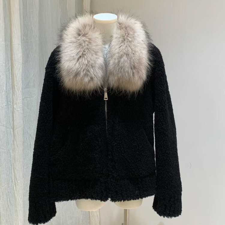 羊羔毛皮毛一体狐狸毛领大衣