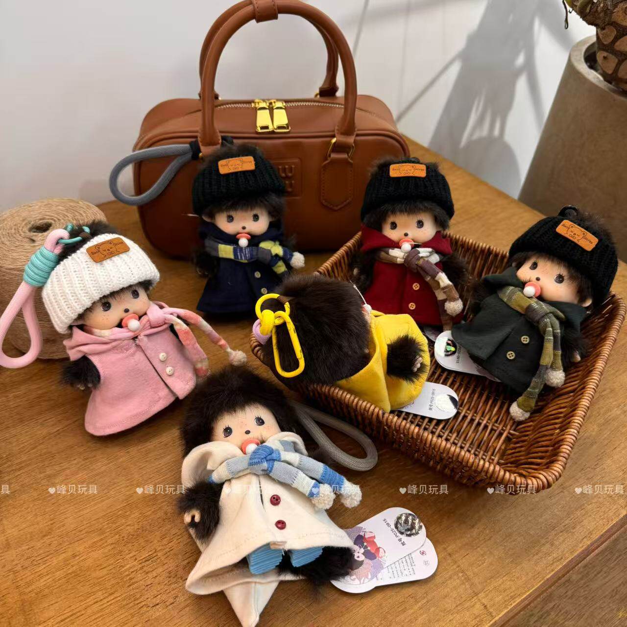 正版蒙奇奇公仔纽扣连帽外套娃衣玩偶娃娃服饰毛绒公仔玩具衣服