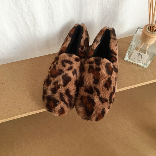 Actual autumn and winter net red lamb flat sole single shoe Lazy woman bean shoe with velvet ladle shoe and leopard print wool shoe