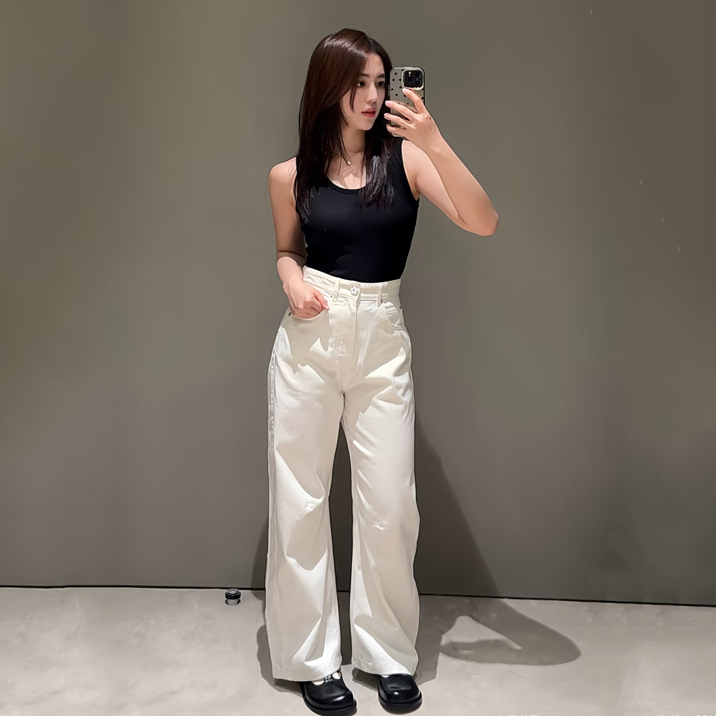 DPH NICE白色高腰花朵扣弯刀牛仔裤女显瘦设计感时尚阔腿直筒长裤