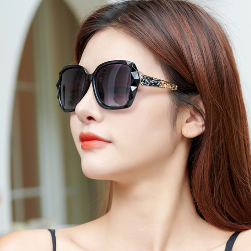 2025新款大框偏光太阳镜女韩版潮牌开车墨镜防紫外线大脸显瘦眼镜