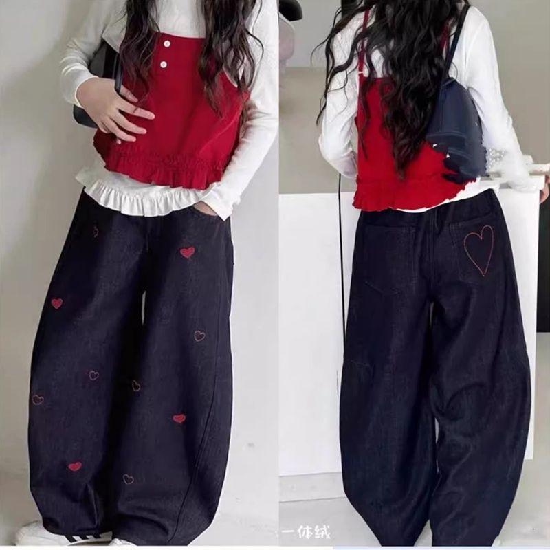女童爱心刺绣牛仔弯刀裤