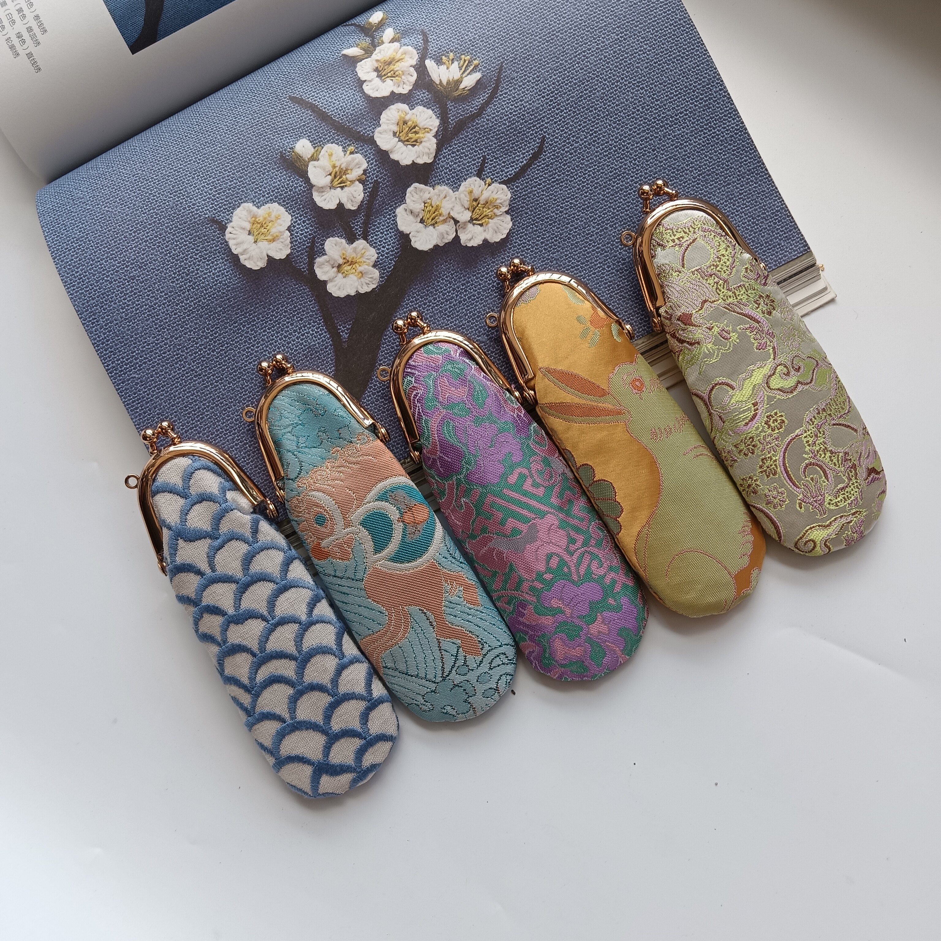 原创刺绣印章收纳制零钱包牙线包创可贴耳线包包挂件迷你口金包,箱包皮具/热销女包/男包,手机包,淘宝优惠券,粉丝福利购,淘宝优惠卷