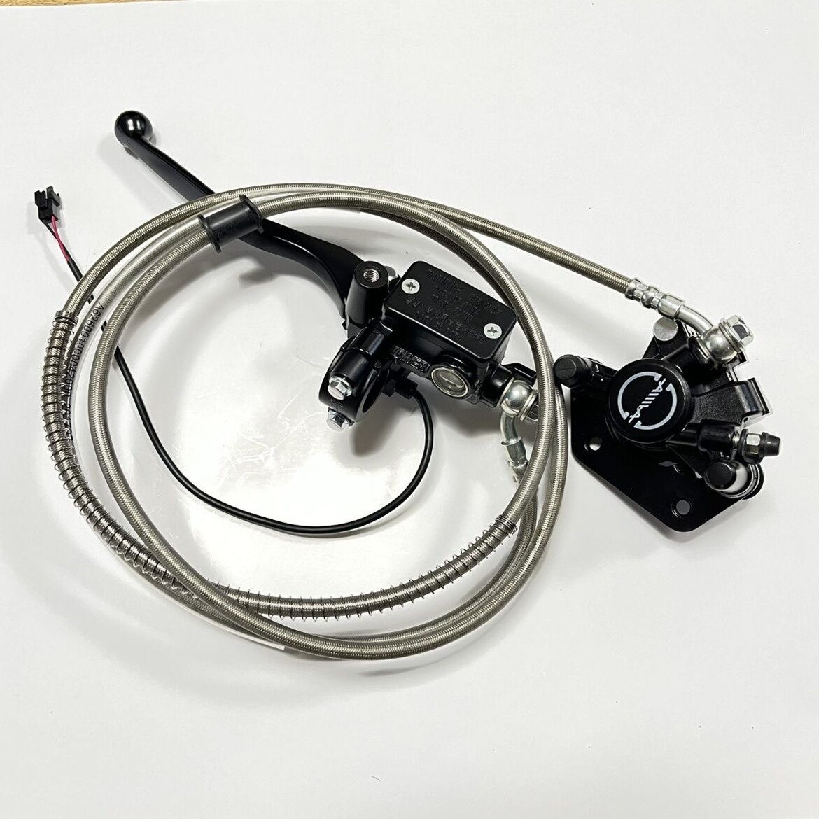 爱玛电动车雪豹款后刹车泵总成碟刹上泵下泵卡钳 油管 原厂配件