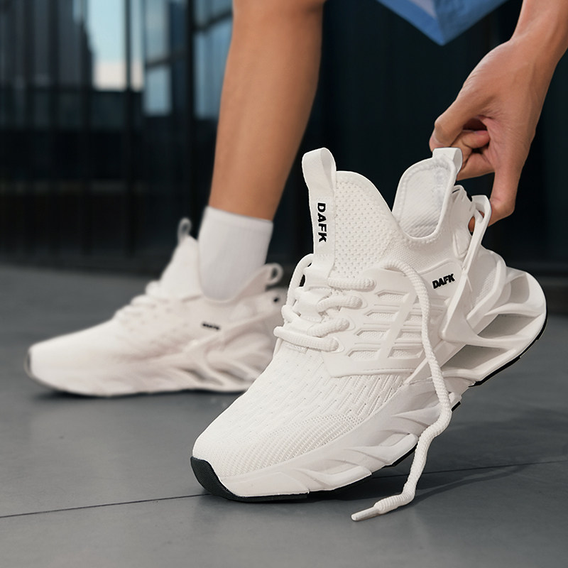 刀锋男鞋夏季透气飞织网面鞋男2026新款厚底运动休闲鞋百搭潮鞋子