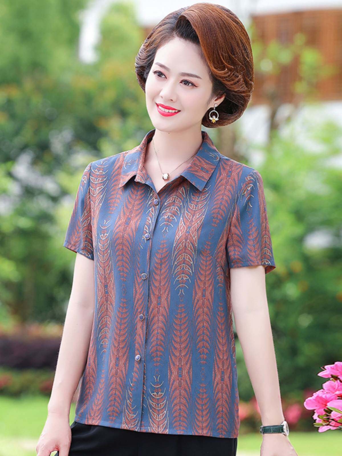 中年妈妈夏装短袖衬衫薄2023新款中老年女装翻领衬衣上衣洋气套装