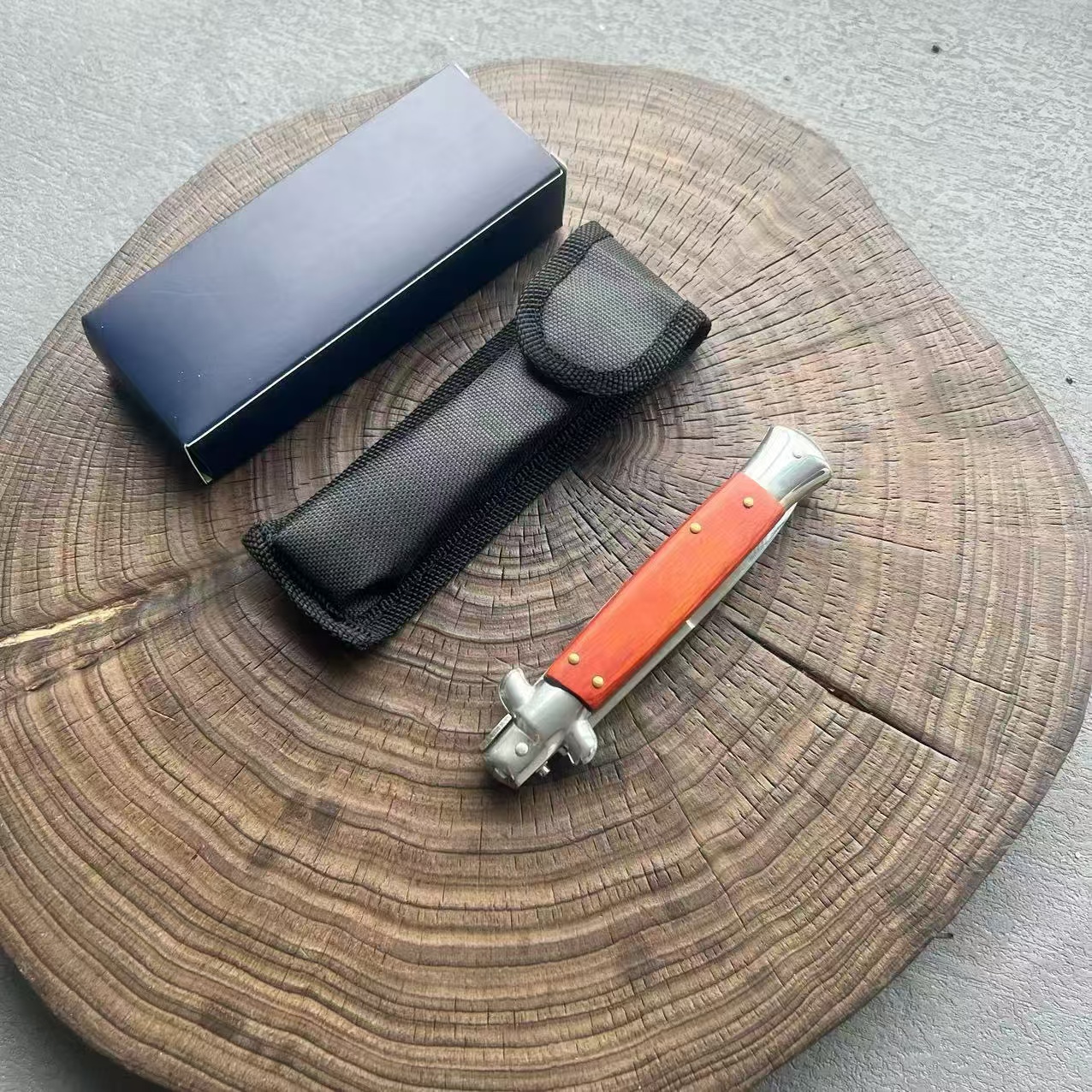 游戏不锈钢折叠生存非模型快开玩具刀锋利折叠刀非塑料小刀收藏品