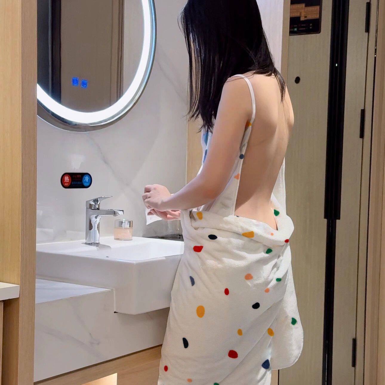 居家吊带浴裙女新款浴巾夏季家居服性感轻奢睡裙睡衣深V领露背