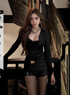 LUV2SHY 财阀女主 荡领褶皱显瘦长袖光泽感衬衫+腰带十字架皮短裤