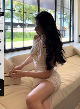 LUV2SHY 现货 月光缪斯  交叉挂脖镂空网纱褶皱白色连衣裙修身