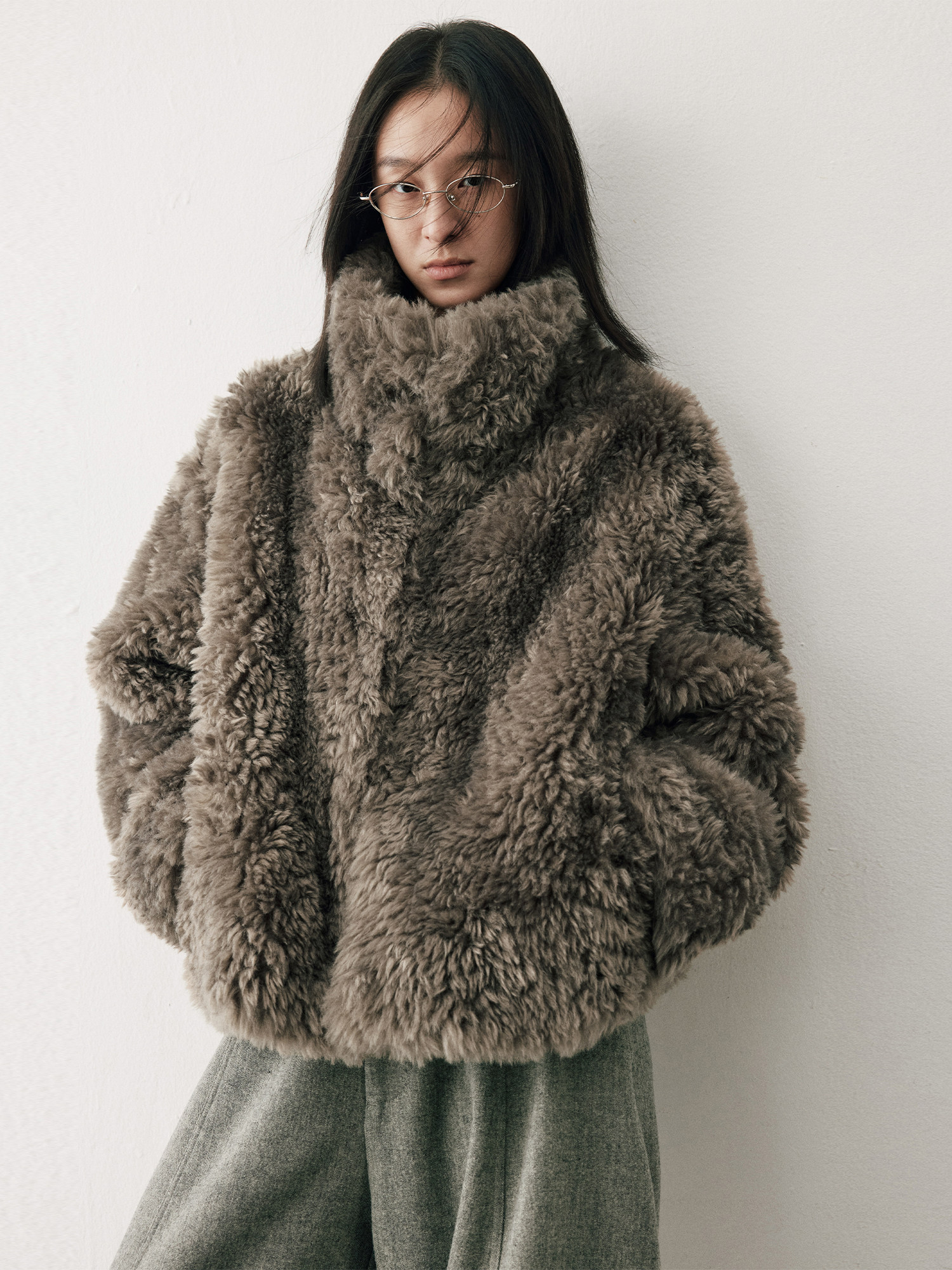 thumbnail for Haverice Restaurant Small Smoke-Style - Eco-Friendly Fur High-End Luxurious Fluffy Stand Collar Short Coat