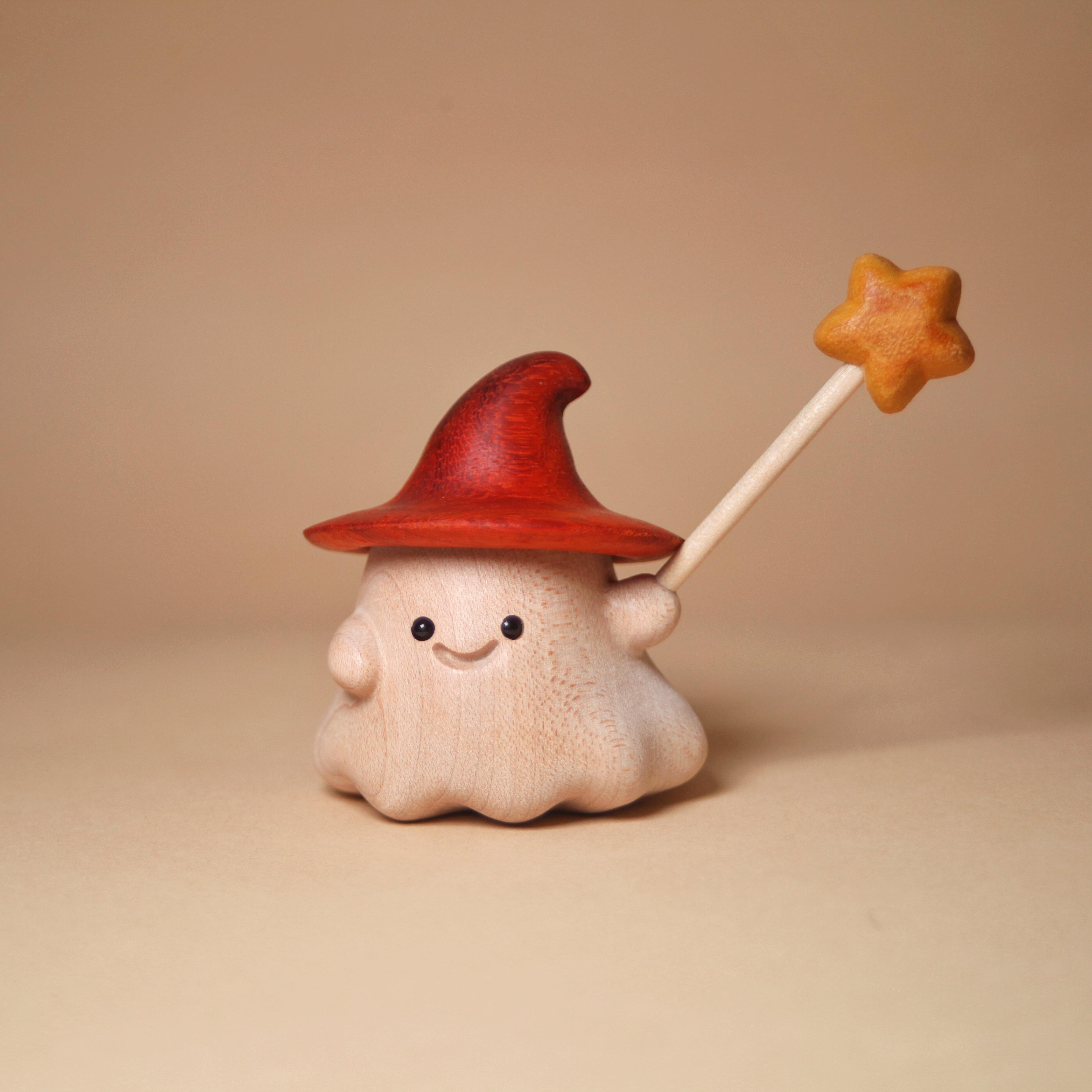 白枫木红檀木雕魔法小精灵手把件可爱卡通精灵家居装饰品桌面摆件