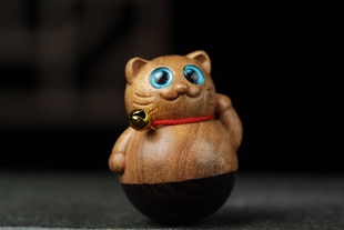 金丝楠木雕刻小猫l咪小铃铛创意摆件不倒翁可爱木猫文玩原木手把