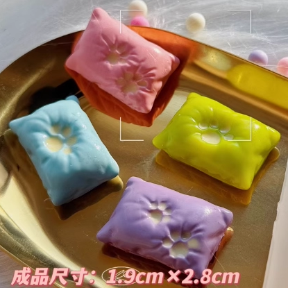 迷你4连猫爪枕头捏捏乐模具食品级硅胶手工diy滴胶挂件小鼻噶石膏