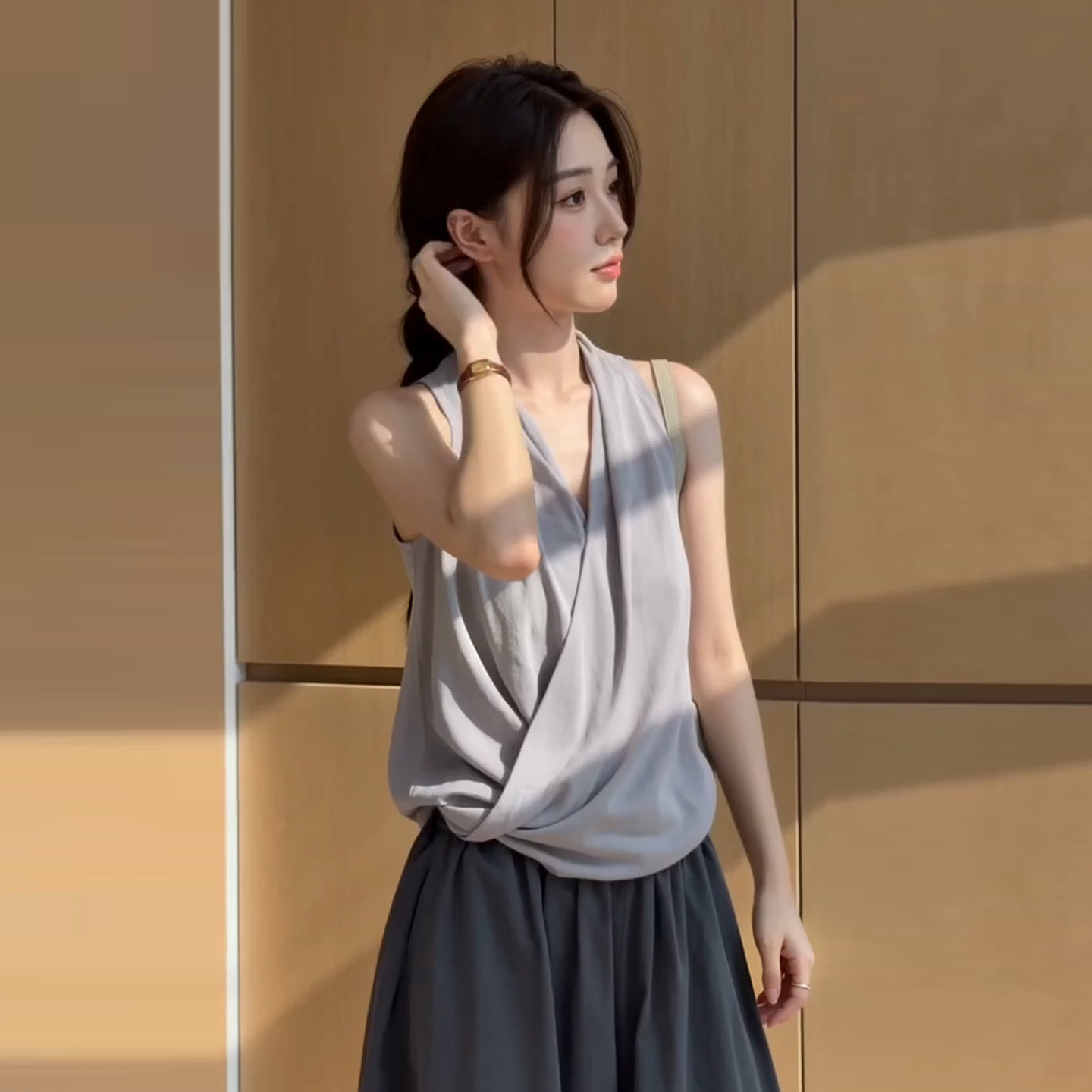 夏季韩系V领挂颈无袖背心上衣女2026夏季淡人高知穿搭一整套长裤