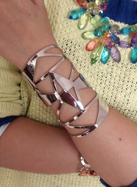 欧美夸张时尚酒吧女歌手演出手环镂空合金大气开口手镯女bracelet