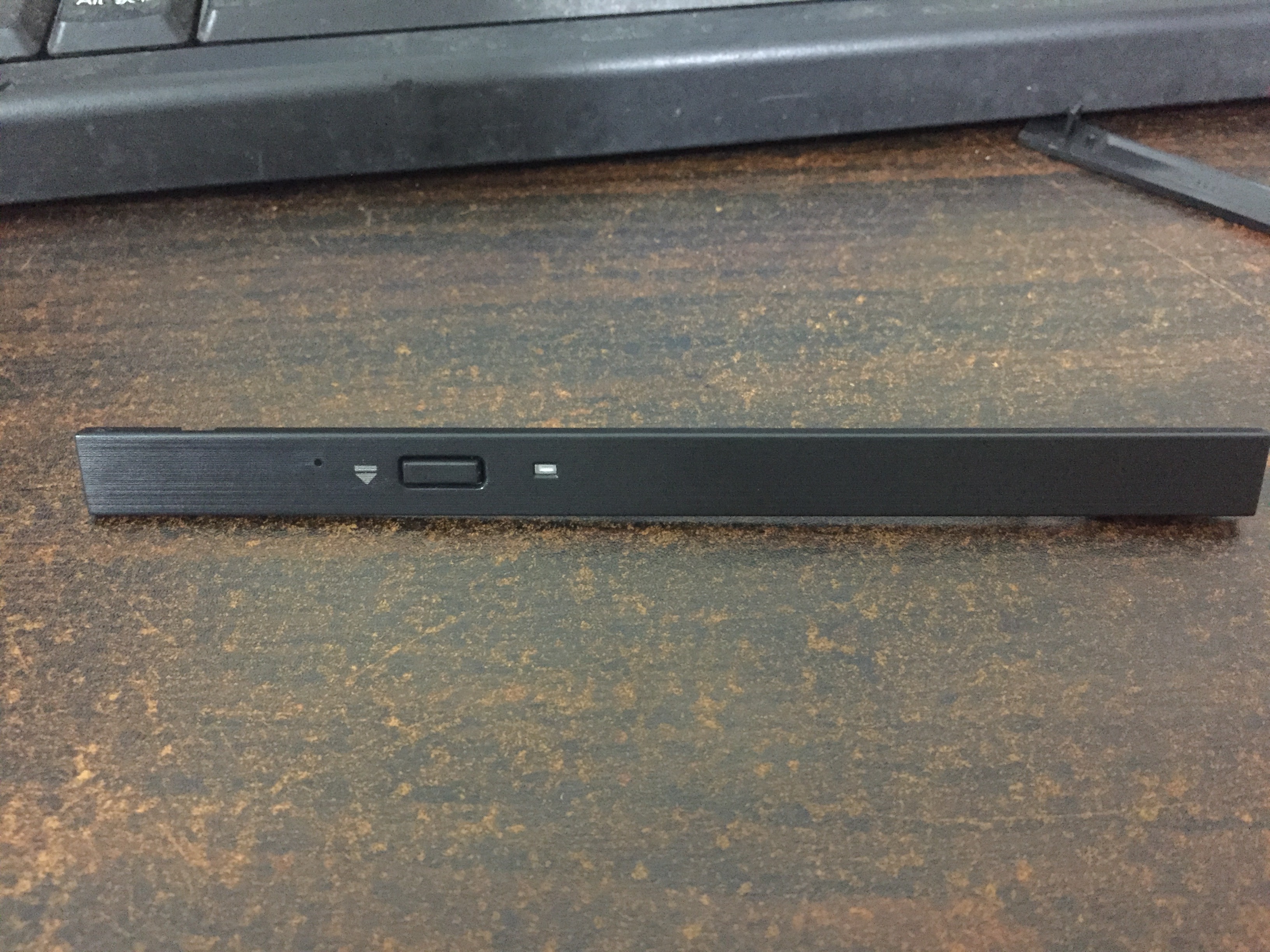 联想扬天T4900D    超薄DVD光驱面板 台式机光驱面板