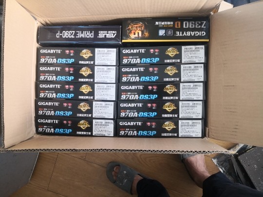 gigabyte/技嘉 970a-ds3p主板 带 驱动 说明书 95新