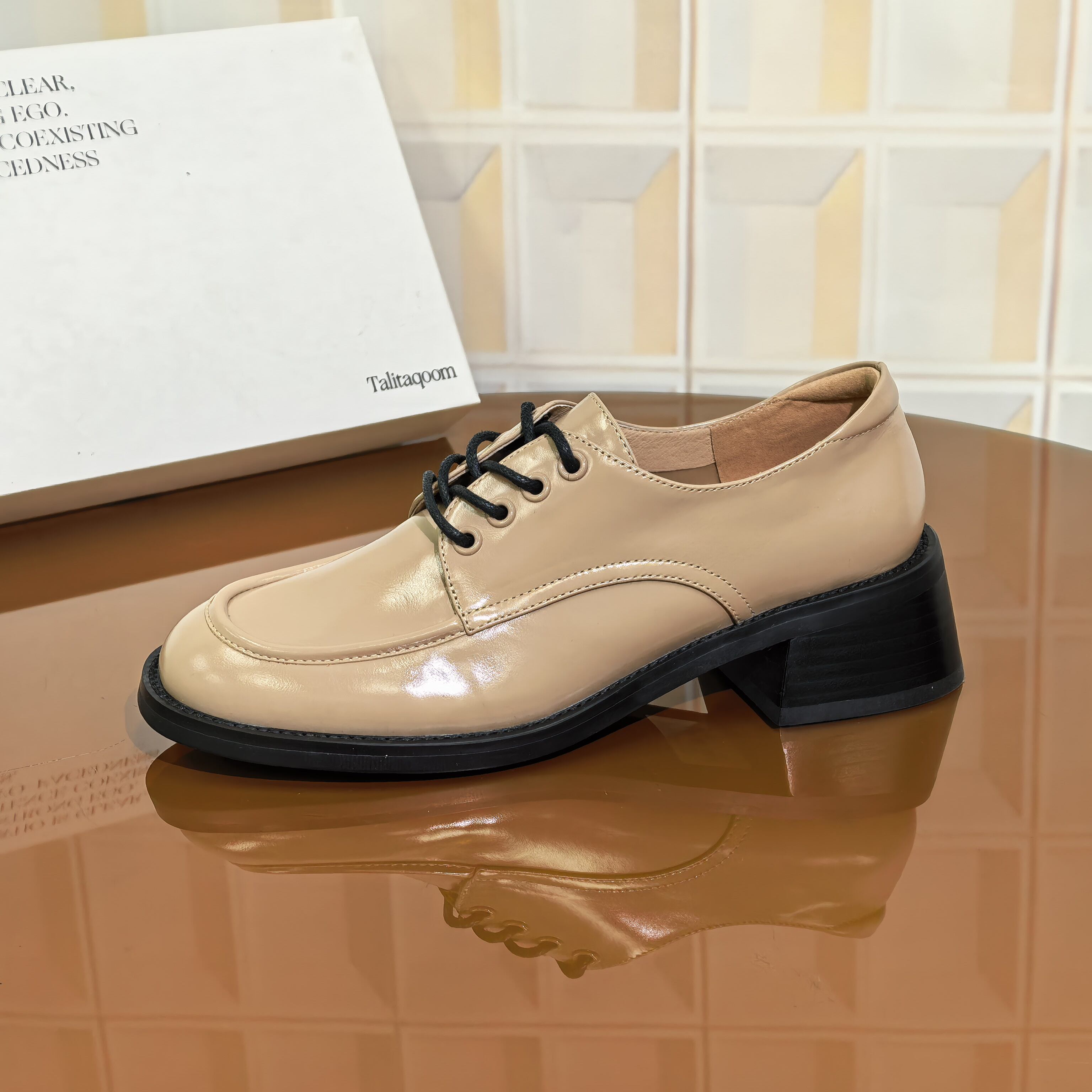 2396杏色/牛皮透气亮片系带圆头皮鞋粗跟时尚单鞋漆皮英伦风方头