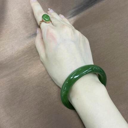新疆和田玉菠菜绿扁条翡翠玉手镯女款碧绿色天然老坑料真正品玉石