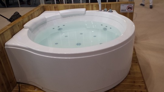 浴缸靠枕S型吸盘在浴缸顶边防水泡澡头枕防滑头靠垫靠背垫颈枕PU