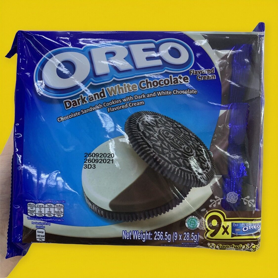 香港代购黑白巧克力夹心饼干