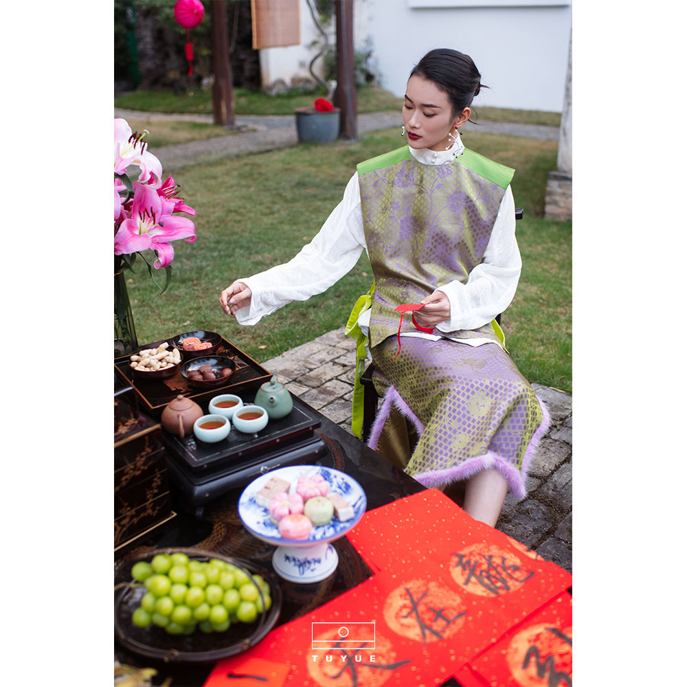 TUYUE涂月 可持续时尚 新中式 真丝丝绒×缎面织花 廓形系带