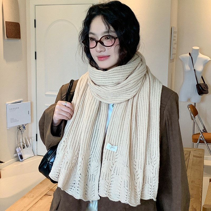 巨柔软素色羊绒围巾女秋冬钩花文艺范复古保暖围脖披肩纯色