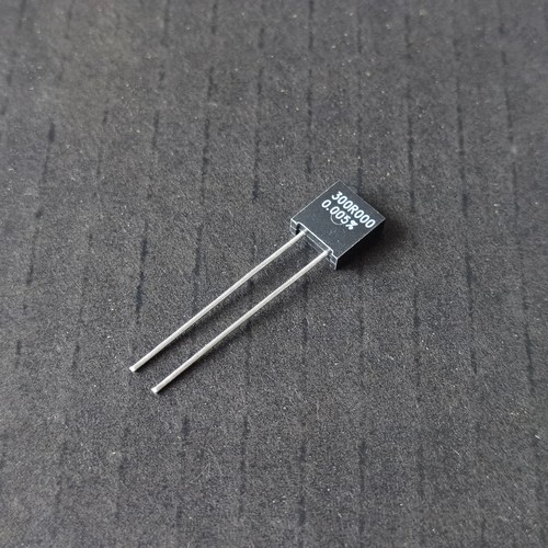 VISHAY S102C 金属箔 低温票无感电阻 300R 300欧0.005% 2PPM全新