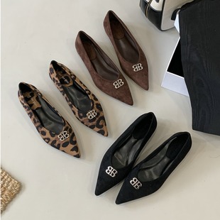 法式内增高金属扣绒面尖头单鞋女鞋子2025春秋新款一脚蹬浅口女鞋