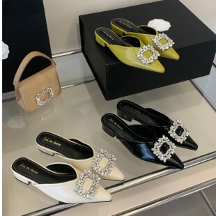 2026春季新款粗跟一字带半拖女外穿时尚水钻扣软底百搭显瘦包头拖