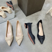 女2025年春季 新款 法式 尖头浅口简约皱面单鞋 软面粗跟瓢鞋 粗跟中跟