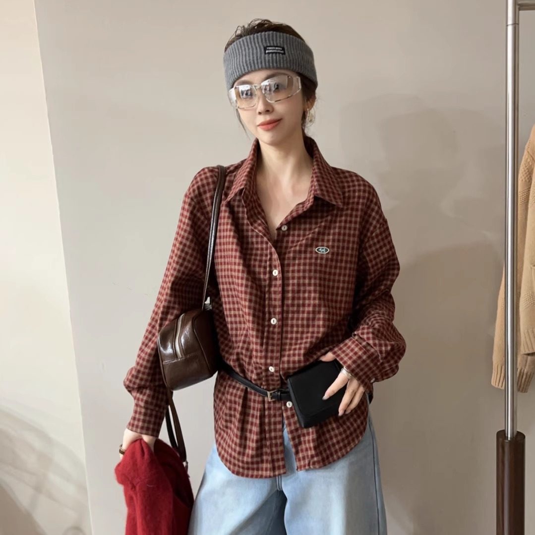 欧洲站2025冬季韩版气质Polo领胸前字母定标A字版格子拼色衬衫女