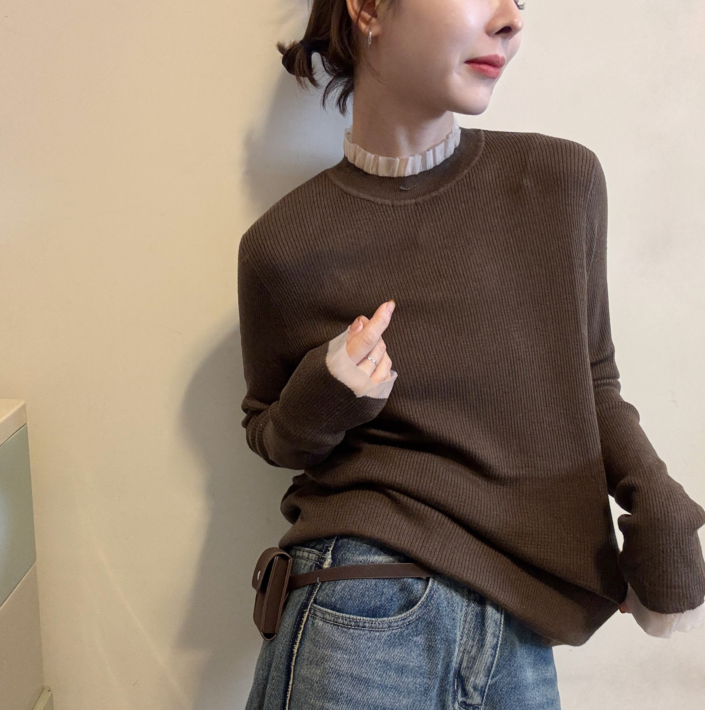 欧洲站2025秋冬新款气质名媛风立领木耳边拼色净版打底针织衫上衣