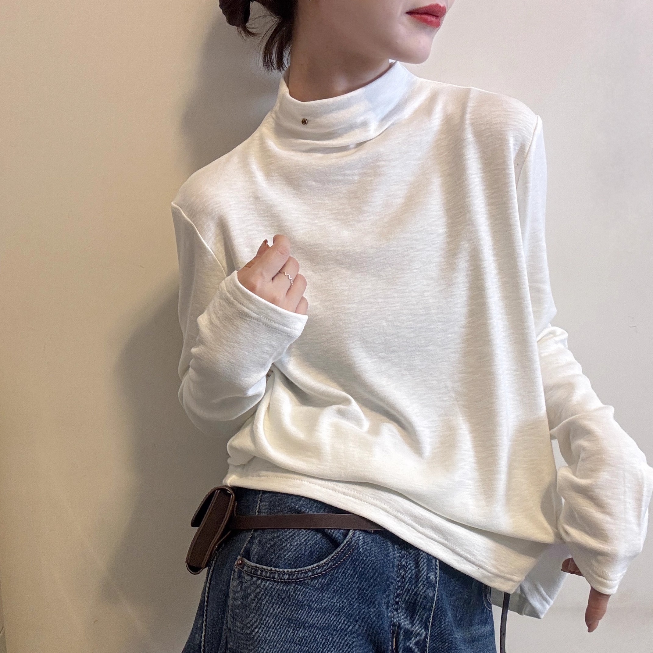 欧洲站2025冬季气质立领后压线领口贝壳扣拼接简约加厚打底T恤 潮