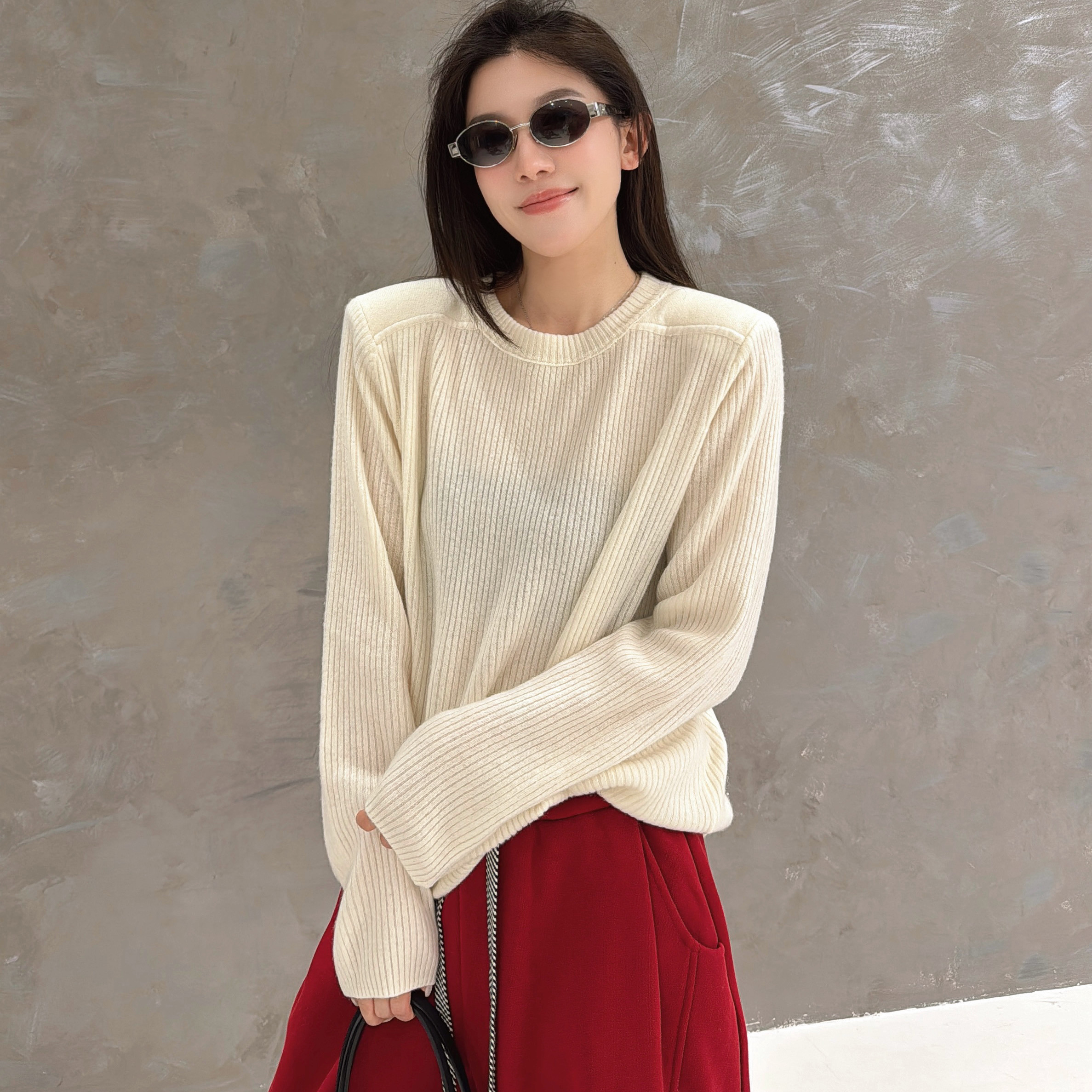 欧洲站2025冬季圆领垫肩压线极简风净版坑条羊毛针织衫欧货毛衣女